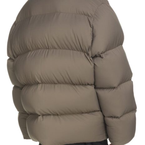 balenciaga-cozy-sporty-b-logo-puffer-coat2.jpeg balenciaga-cozy-sporty-b-logo-puffer-coat2.jpeg