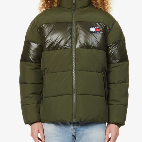 tommy-jeans-contrasting-panel-logo-patch-shell-jacket1.jpg tommy-jeans-contrasting-panel-logo-patch-shell-jacket1.jpg