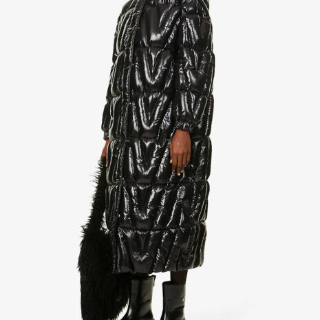 valentino-logo-quilted-padded-shell-coat1.jpg valentino-logo-quilted-padded-shell-coat1.jpg